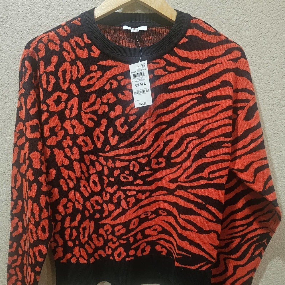 Womens sz S, NWT, Bar 3 table sweater